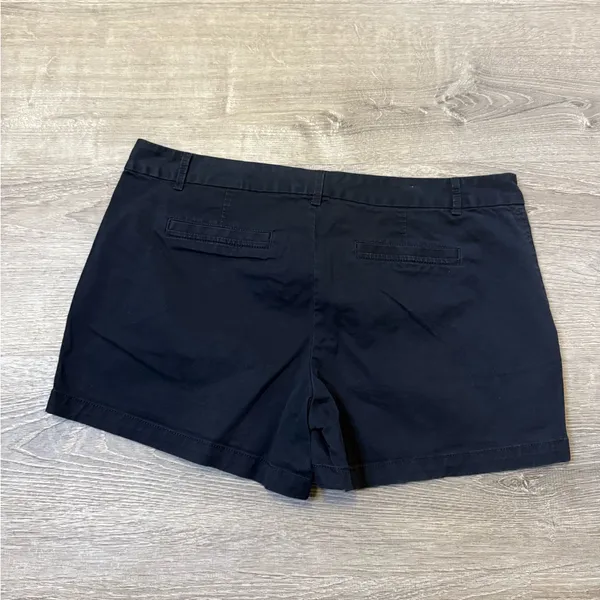 •BANANA REPUBLIC• NAVY SHORTS - Image 4