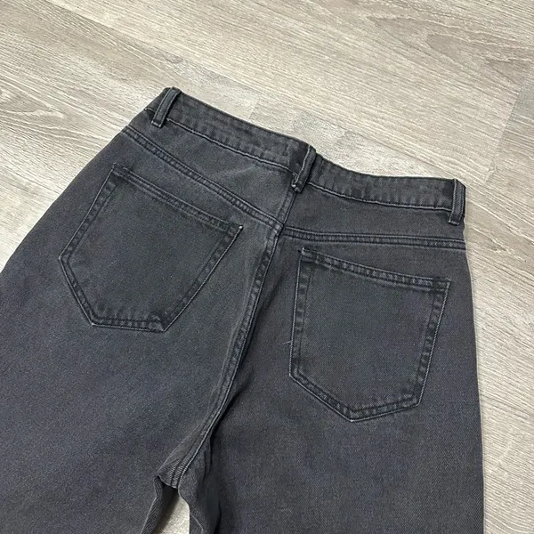 •PRETTY LITTLE THING• MOM JEANS - Image 4