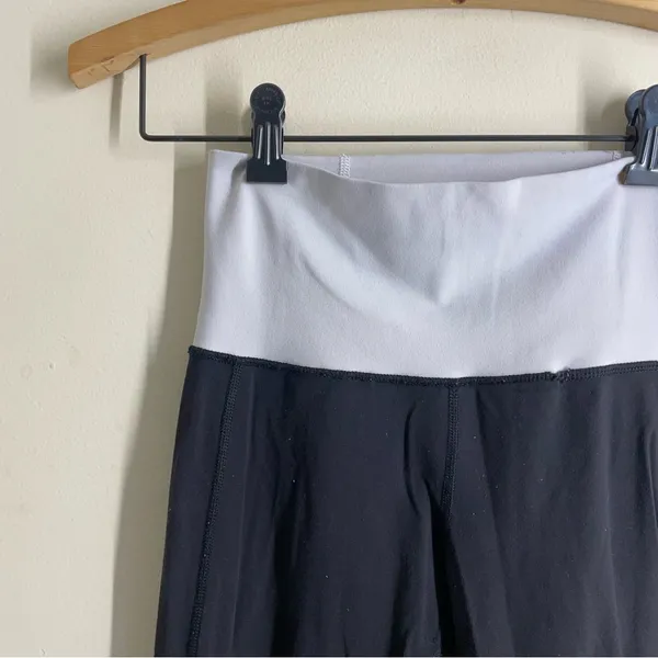 Lululemon High Rise Leggings Black / White Waistband Long Inseam 34” - Image 3
