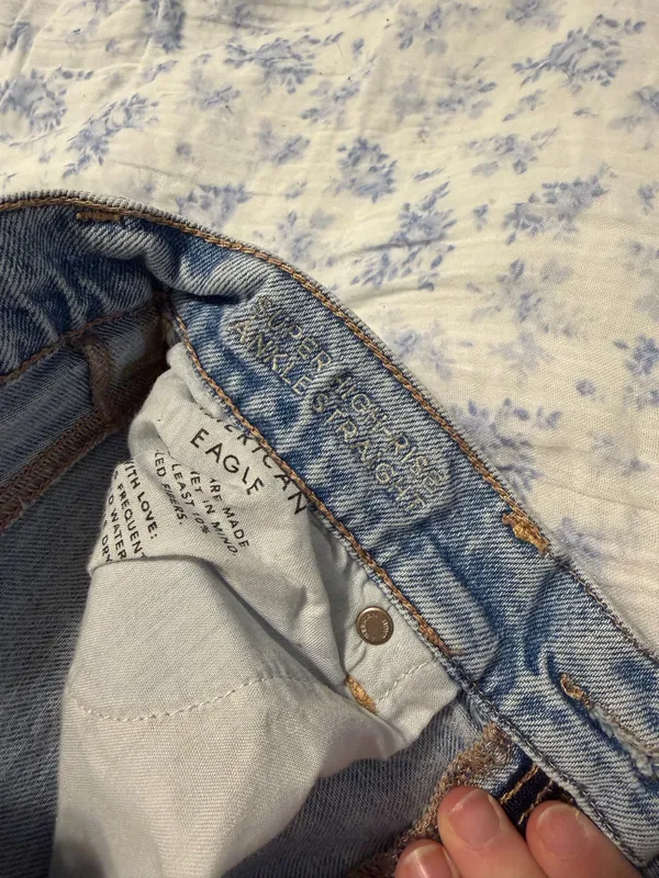 American Eagle Jeans - Image 3