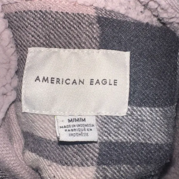 American Eagle pink plaid M cozy fleece hood shacket - Image 3