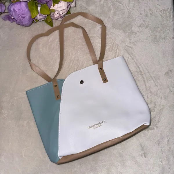 NEW Boutique White and Turquoise Shoulder Bag - Image 3