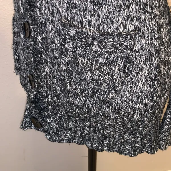 Mudd  heathered grey sequined v-neck button down sweater - Image 5