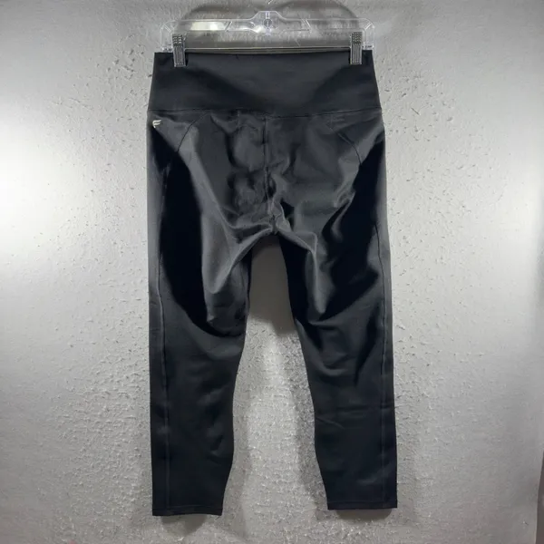 3136 | NWT Fabletics Powerhold Capri Compression Leggings Black Women L - Image 2