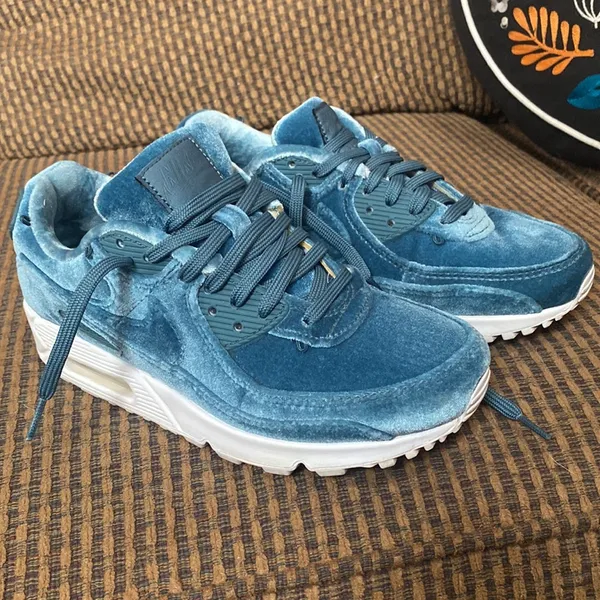 Nike Women's Air Max 90 'Lucky Charms' Turquoise DO2194-001 Size 7 - Image 2