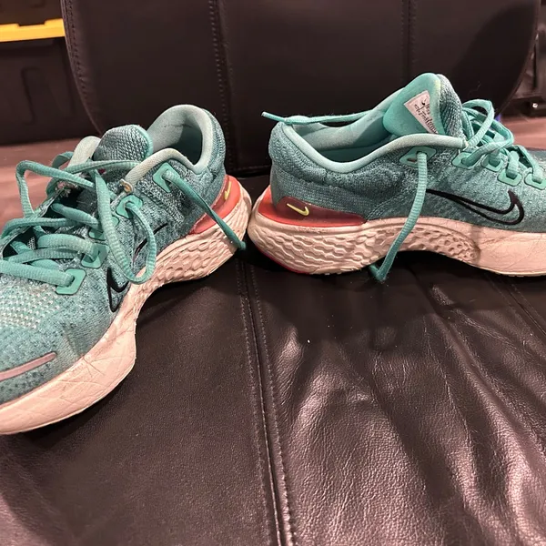 Nike Zoom Invincible Run 2 Women's Aqua and Pink Athletic Shoes - Image 12