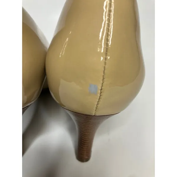 Clarks Artisan‎ Pumps Womens 8.5 Nude Beige Good Patent Leather Round Toe Heel - Image 5