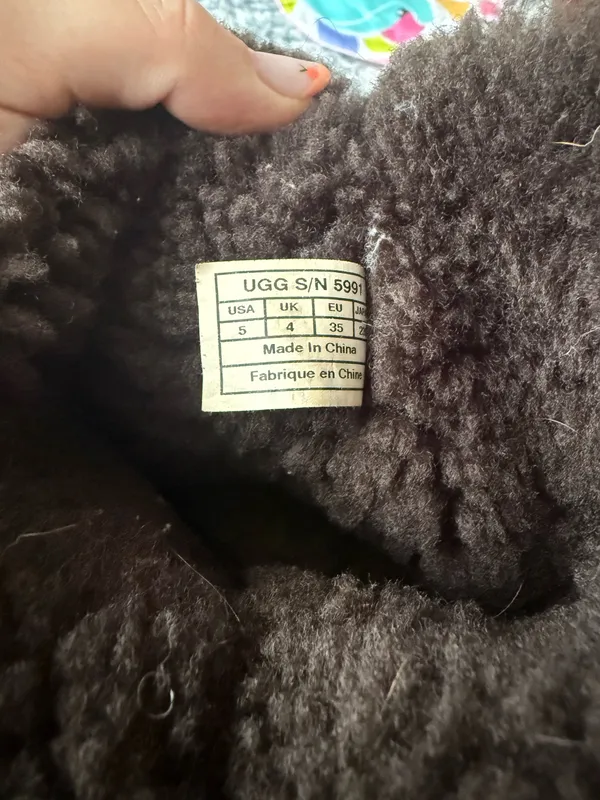UGG Bailey Button - Image 5