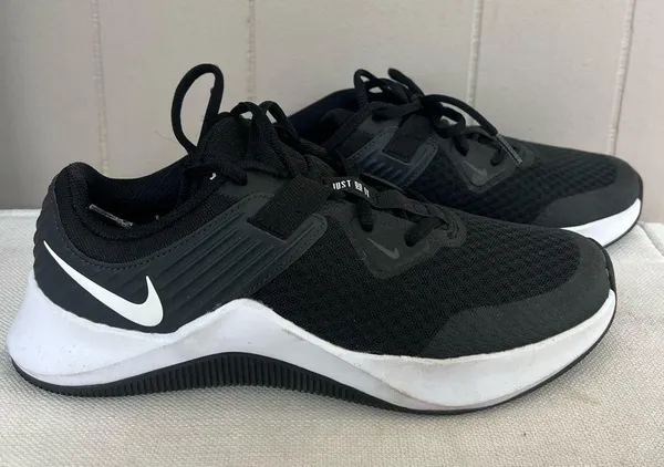 Nike MC Trainer Sneakers (Women’s 9) - Image 3