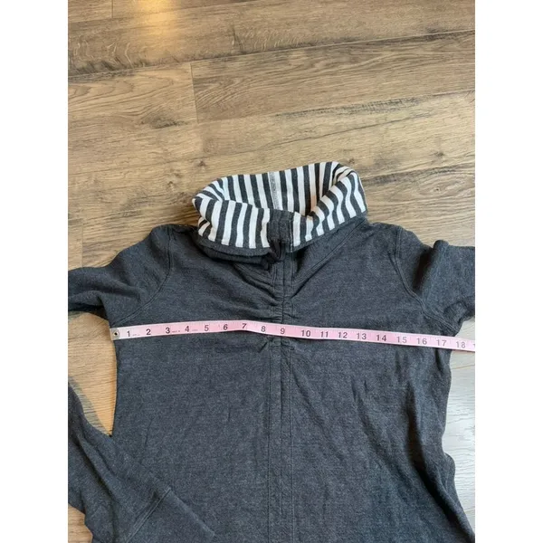 Lululemon In A‎ Cinch Long Sleeve Heathered Reversible mock neck sweatshirt sz 6 - Image 4