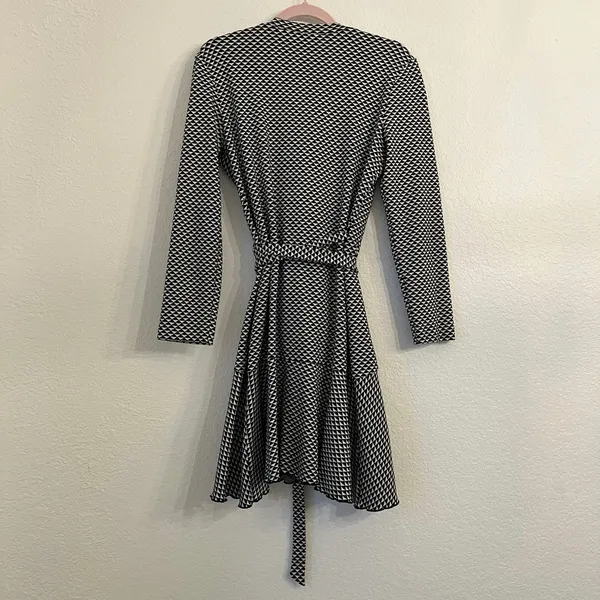 Nicole Miller Collection‎ Claudette Knit Wrap Sweater Dress L Geometric Ruffles - Image 8