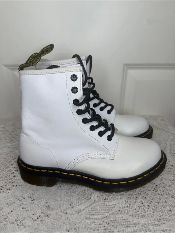 NWOT Dr Martens white leather high top ankle boots sz 6 - Image 2