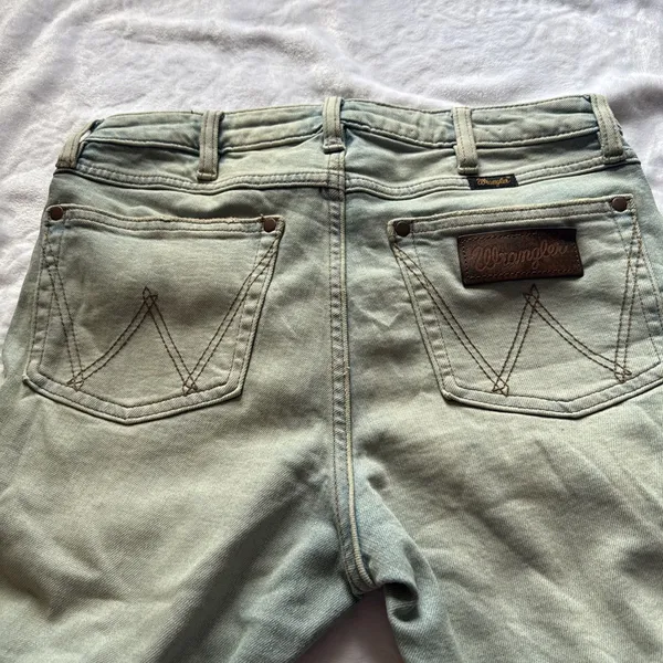 Wrangler High Rise Flare Bell bottom Jeans Size 26" X 32"RN 130273 CA 55394 - Image 4
