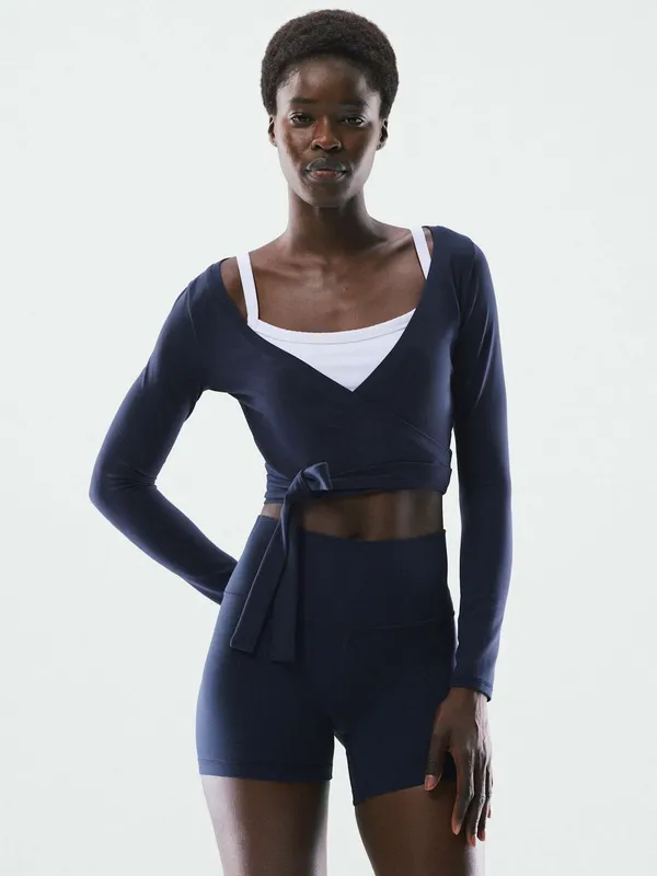 NWT Aritzia Golden BUTTER Focal Wrap Long sleeve Admiral L - Image 2