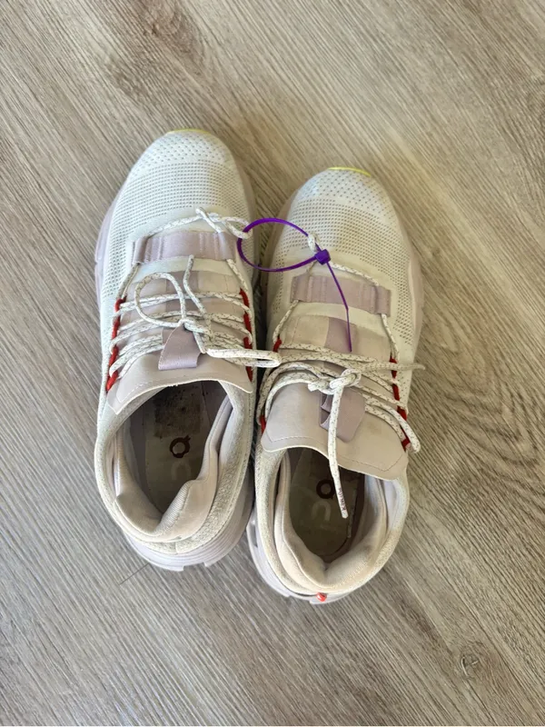 Women’s On Running Cloudnova Sneakers Size 9.5 - Image 6