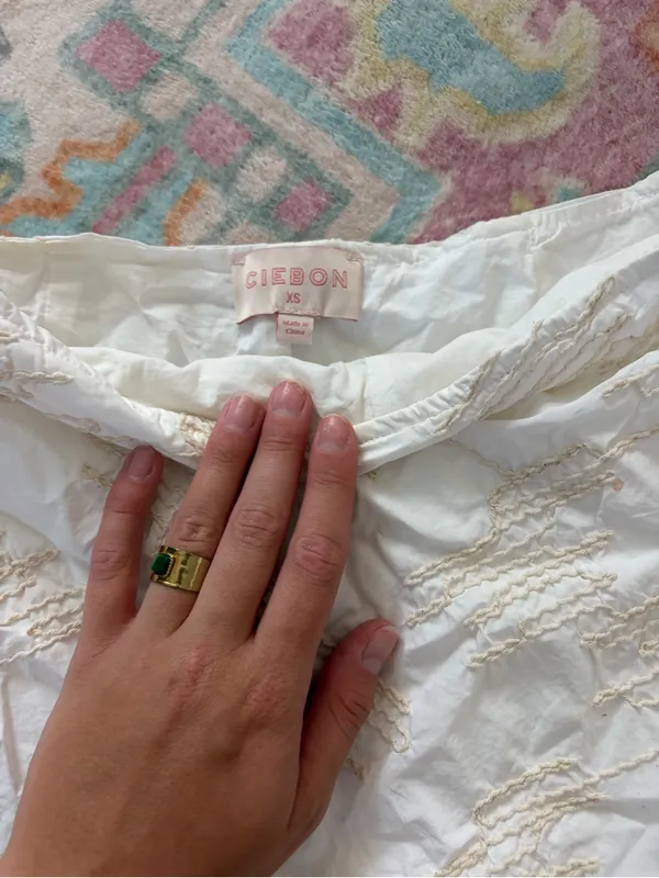 Ciebon white and beige skort with embroidered details - Image 2