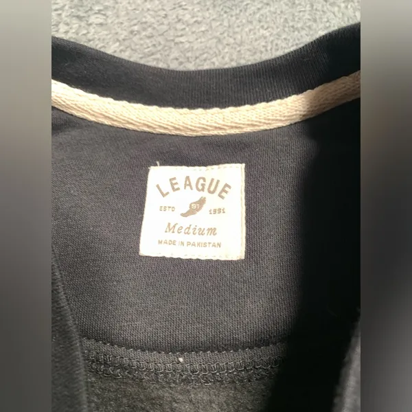 League Iowa Hawkeyes sweatshirt medium Black - Image 3