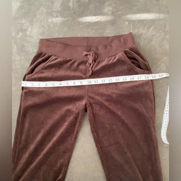 VTN Always Famous Joggers Set/ Hoodie/Sweatpants (Fitted) - Image 8