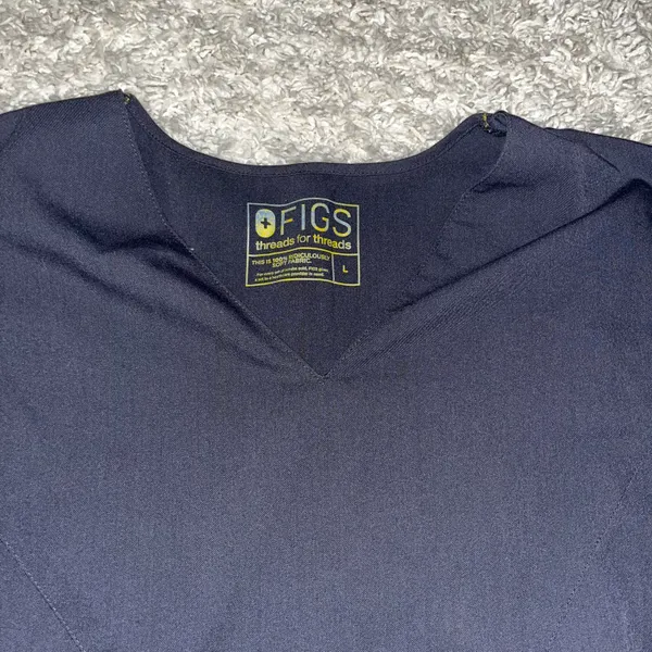FIGS scrub top size large - Image 2