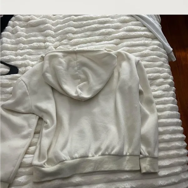 Amazon Cream Zip-Up Hoodie - Image 3