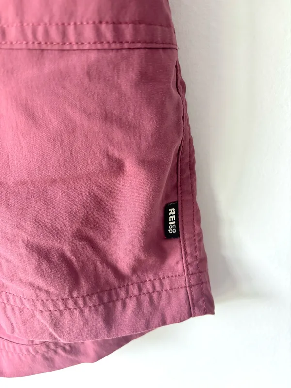 REI Sahara Bermuda Shorts Pink Cargo Outdoor Hiking Activewear Gorpcore - Image 2