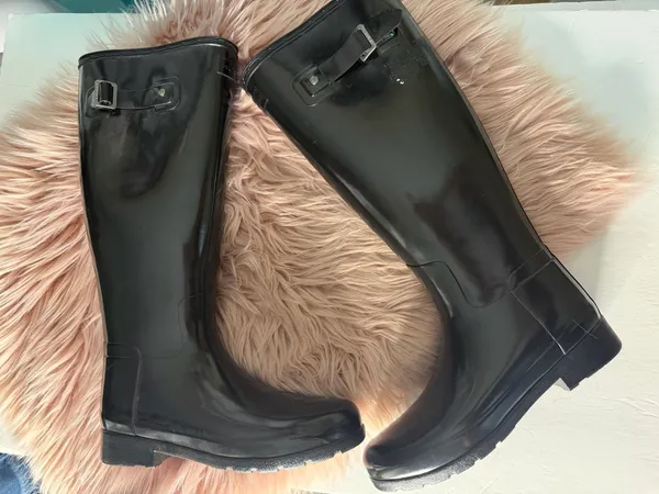 Hunter Women’s Original Tall Gloss Rain Boots Black Size 7 - Image 2