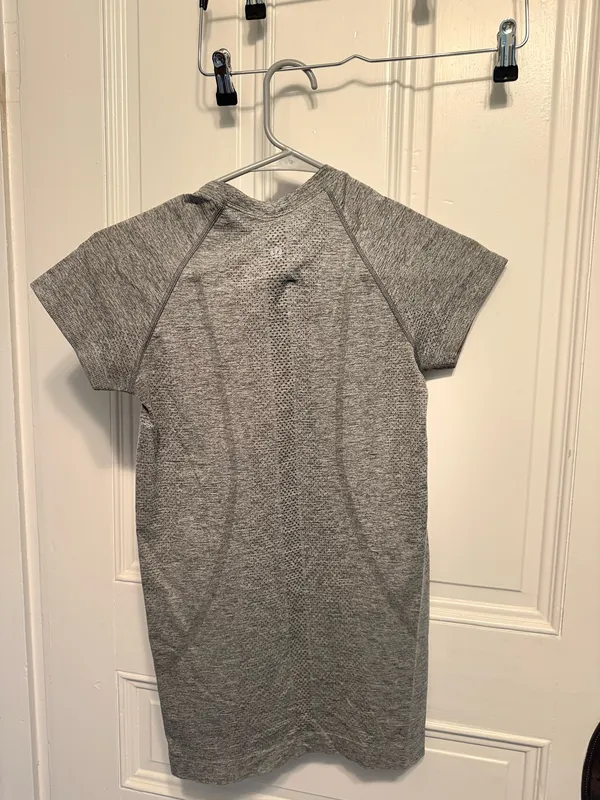 Lululemon Swiftly Tech Short Sleeve Grey - Image 4