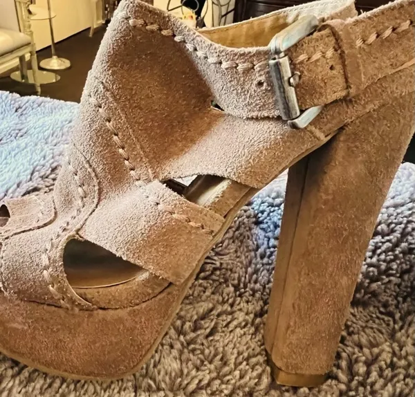 Steve Madden "Ricki" Boho Tan Suede Platform Sandals - Image 2