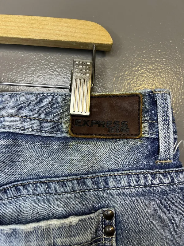 Express Stella Crop Jeans Womens 12 Light Wash Blue Cuffed Cropped Denim - Image 7