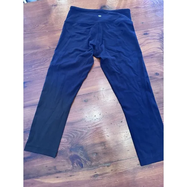 Lululemon Cropped Leggings Size 4 Black - Image 2