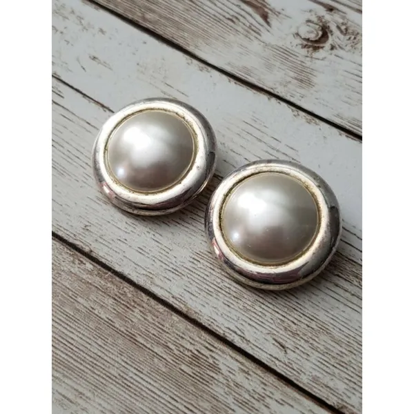 Vintage Premier Clip On Earrings Faux Pearl with Gold Tone Circle - Image 2