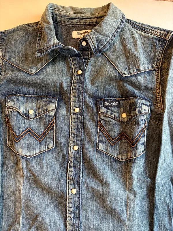 Wrangler Women’s Western Pearl Snap Denim Shirt - Image 2