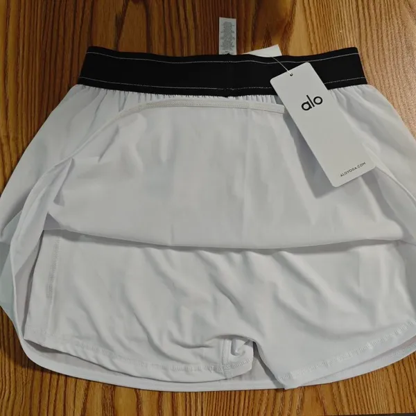 Alo Yoga White High Waist Mini Skort Built-In Shorts - Image 2