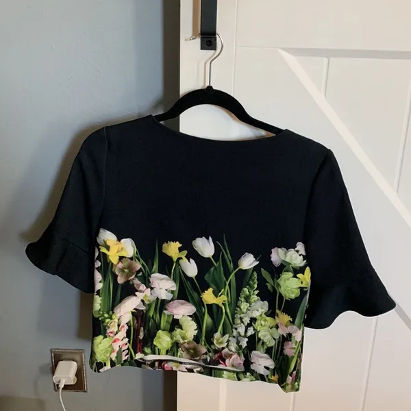 Victoria Beckham for Target black blouse with floral print size XS. - Image 3