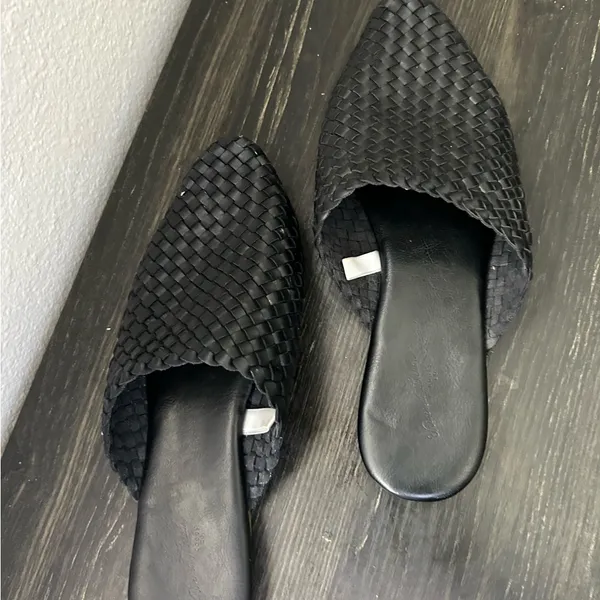 Universal Threads Loafers Black Woven Slip-On Loafers - Stylish Casual Comfort 7 - Image 6