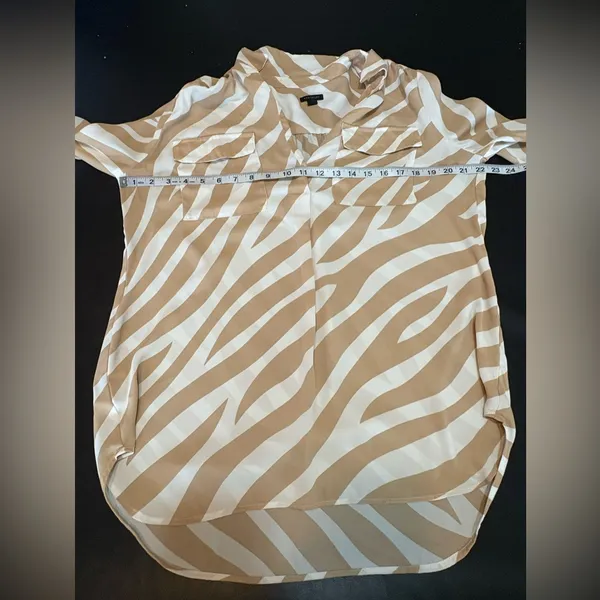 Ann Taylor Tan and White Zebra Print Blouse - Image 7
