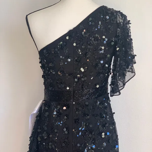 NEW Mac Duggal Sz 4 One Shoulder Flower Sequin Embellished‎ Gown in Black - Image 10