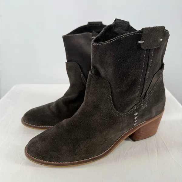 Dolce Vita Pull On Suede Boots in Chocolate‎ Brown size 10 - Image 3