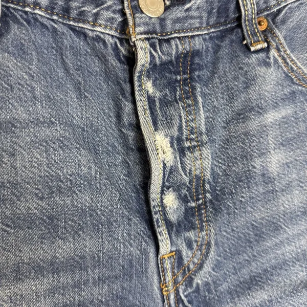 Levis 501 Shorts Womens 29 Blue Denim High Rise Button Fly Distressed Raw‎ Hem - Image 3