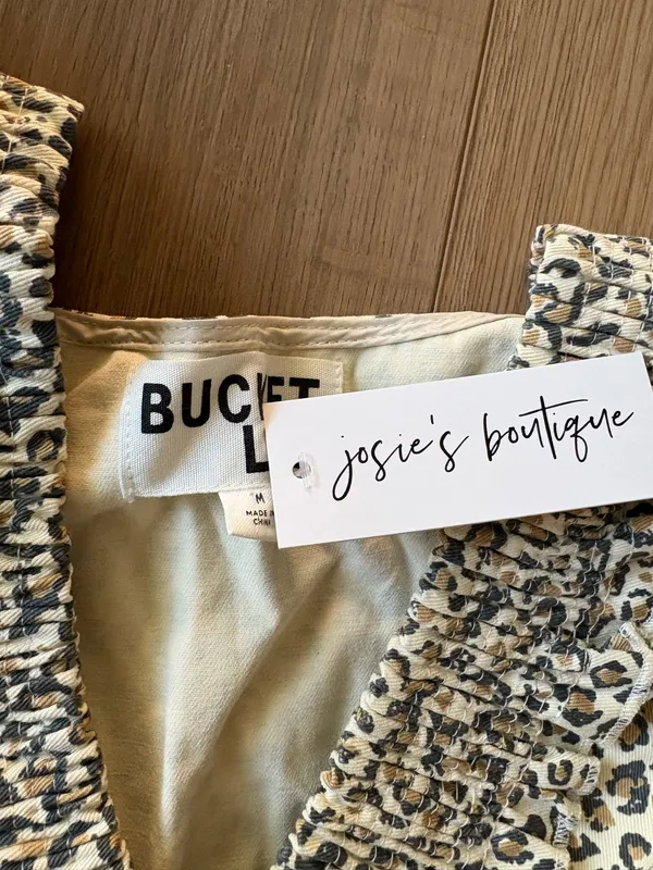 Josie's Boutique Leopard print short romper - Image 3