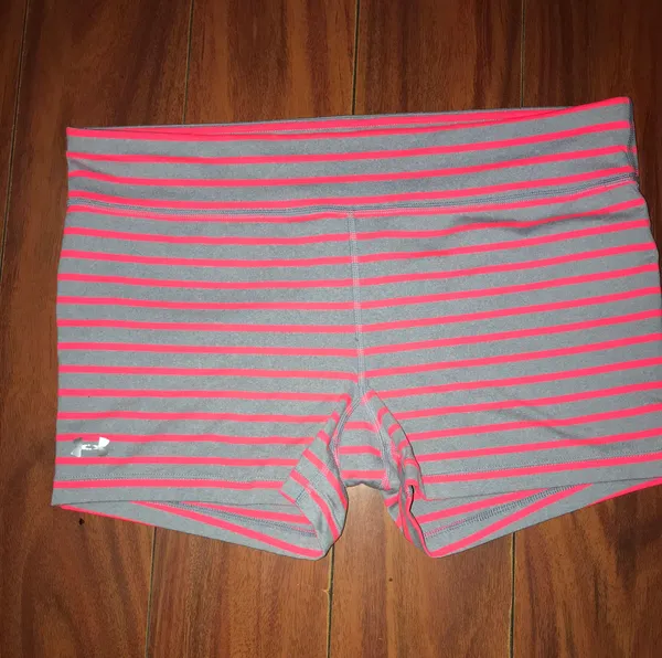 Under Armour Fitted Shorts - Image 2