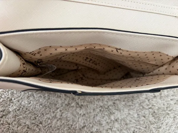 KK Xiu Cream Purse - Image 4