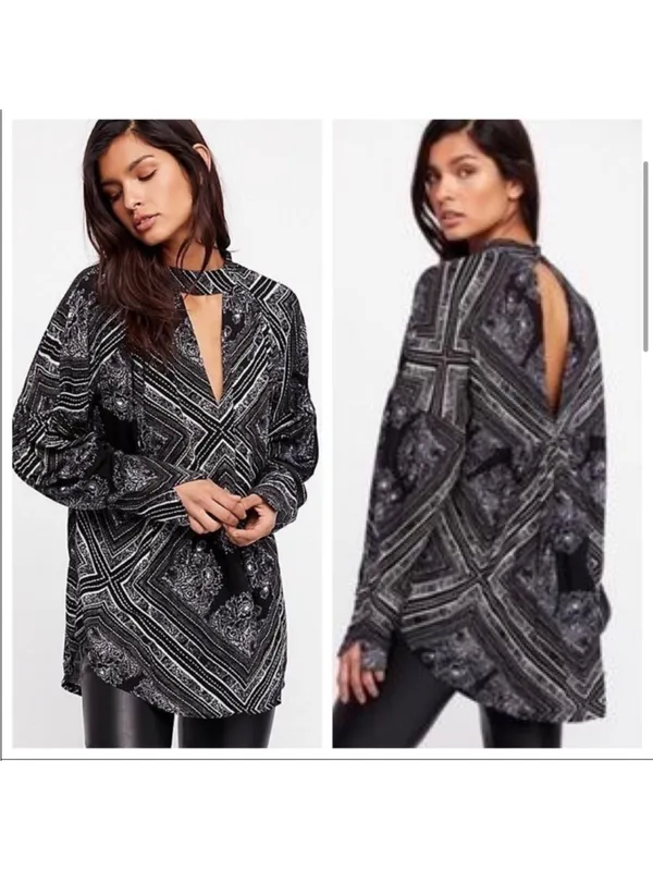 💋Free People Black Printed Choker Keyhole Blouse Medium NWT - Image 3