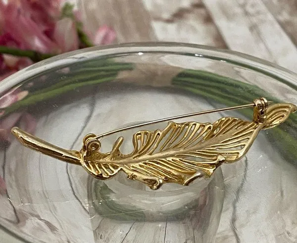Unsigned Gold Leaf Brooch - Image 9