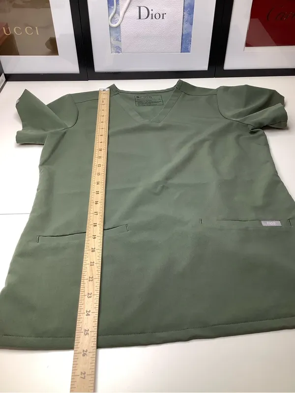 FIGS Casma Three Pocket Medical Scrub Top Olive Green V Neck Women’s Size XS EUC - Image 6