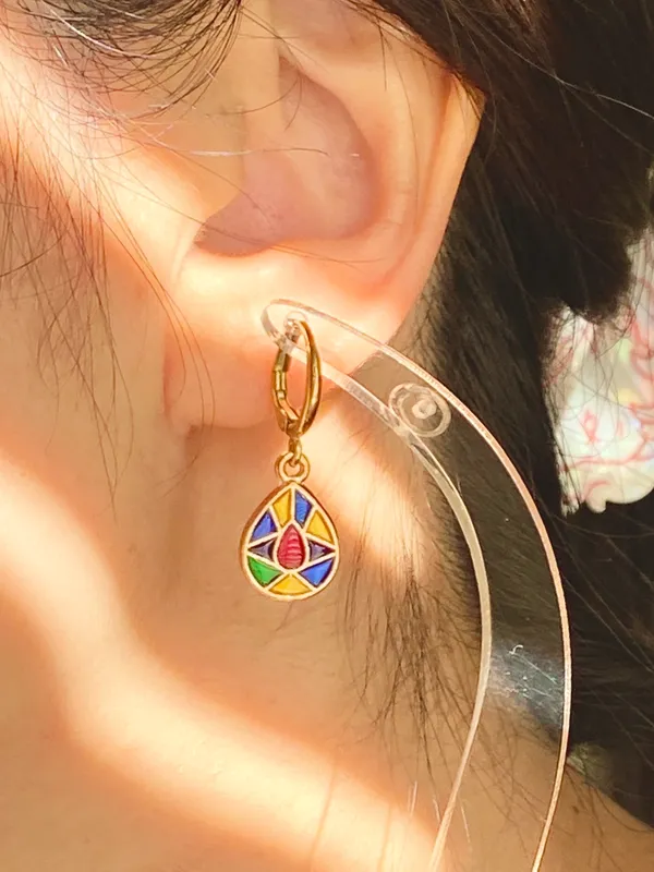 Handmade stained glass look earrings💛 - Image 6