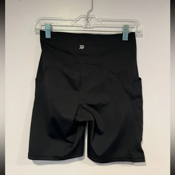Black‎ all in motion pocket biker shorts - Image 4