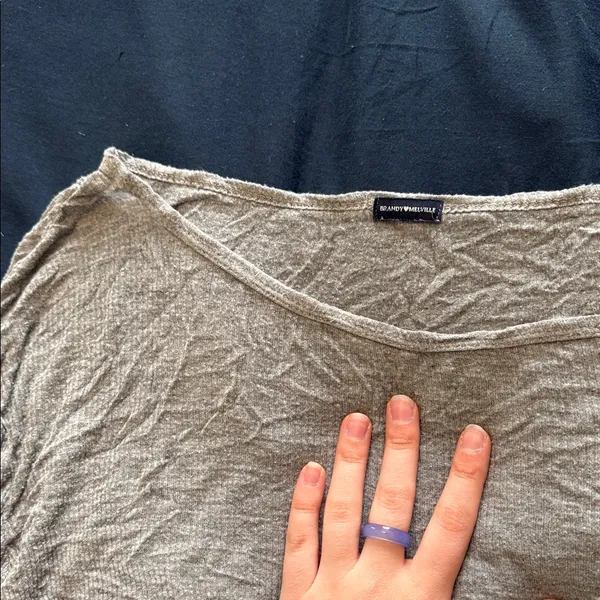 Brandy Melville Taupe Long-Sleeve Cropped Tee - Image 2