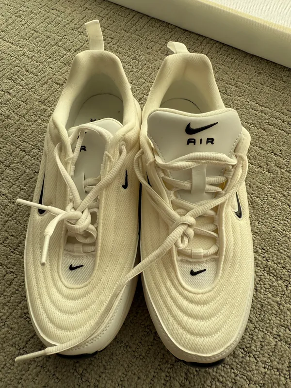 Nike air max portal beige white sneakers - Image 4