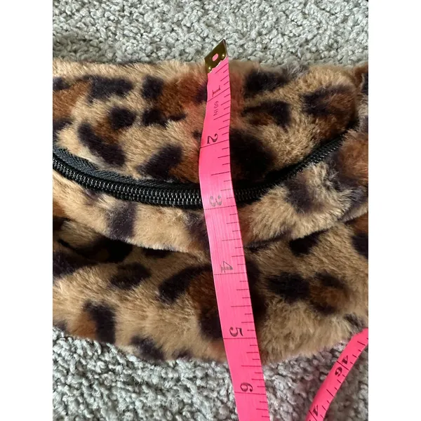 Cheetah Fanny Pack Crossbody Bag Black - Image 14
